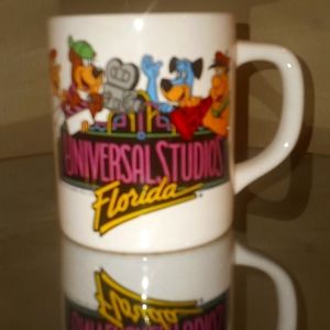 Vintage. 1990. Universal Studios Hanna-Barbera  Coffee Mug ☕